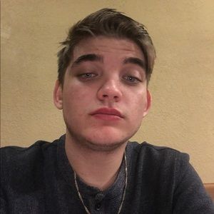 Meet your Posher, Dakota